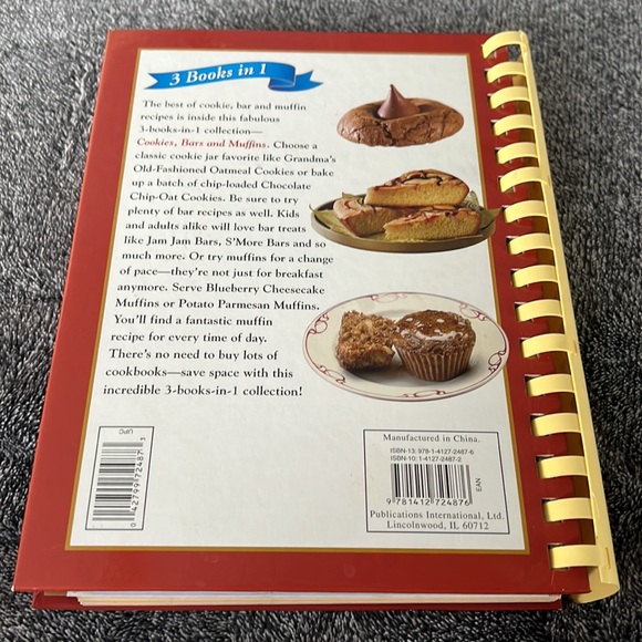 Favorite Brand Name 3 books in 1 Cookies, Bars and Muffins Cookbook Spiral - Picture 9 of 16